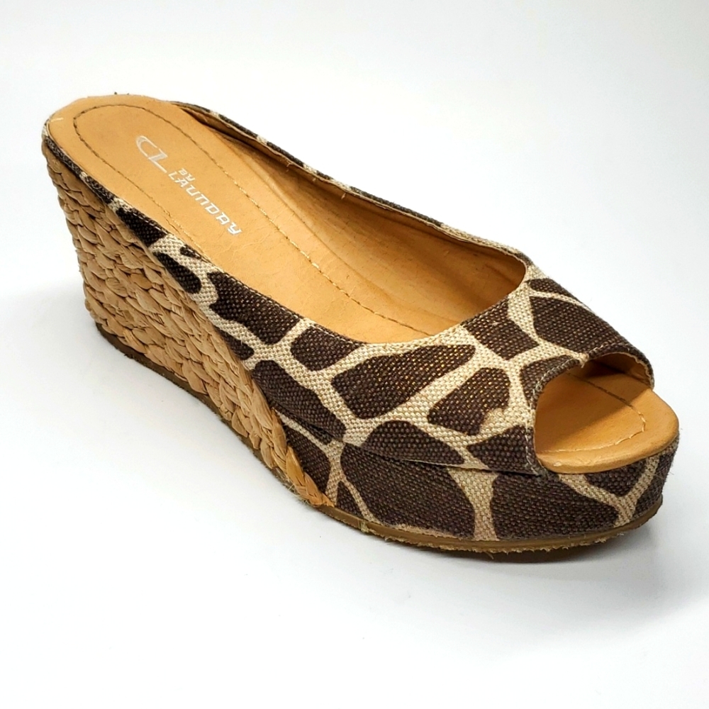 CL By Laundry Date Night Brown Creme Canvas Giraffe Print Wedge Shoe